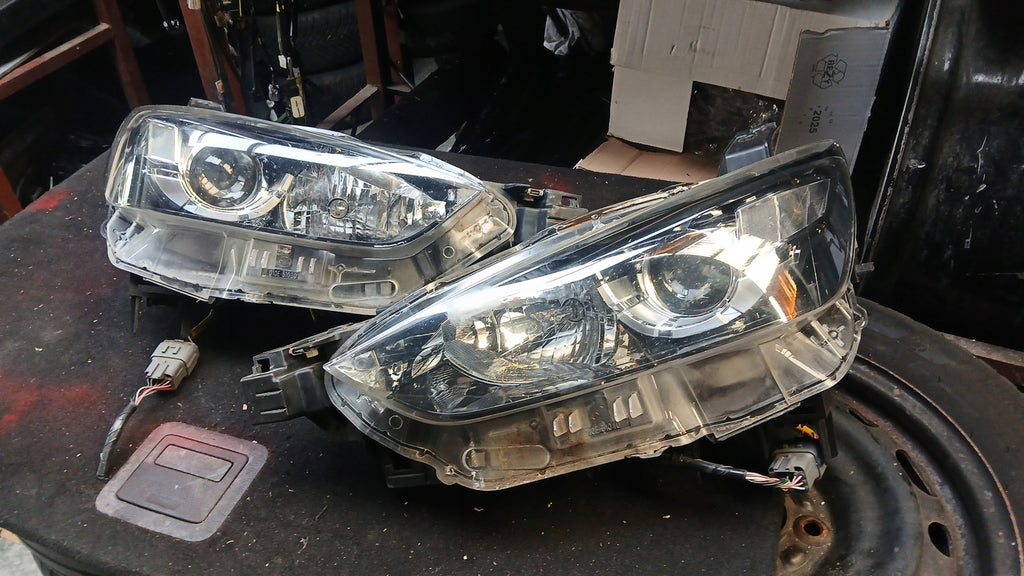 Frontscheinwerfer Mazda Cx3 D10E6435 LED Ein Satz Scheinwerfer Headlight
