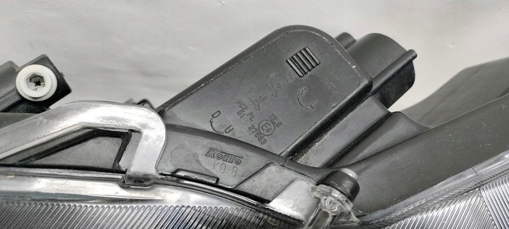 Frontscheinwerfer Toyota 4 Yaris EUKO-8 LED Links Scheinwerfer Headlight SCH2889905652ie