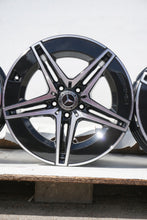 Laden Sie das Bild in den Galerie-Viewer, 4x Alufelge 18 Zoll 7.5" 5x112 40ET Glanz Schwarz A2064017600 Mercedes-Benz W206 FEL2444804569md
