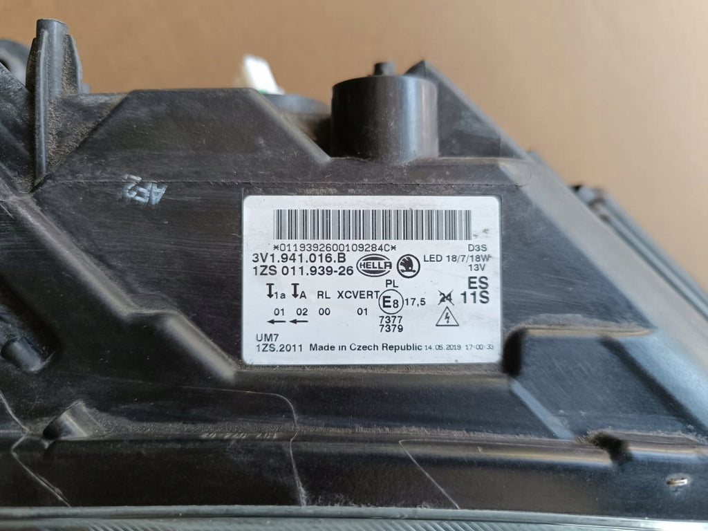 Frontscheinwerfer Skoda Superb III 3V1941016B Xenon Rechts Headlight