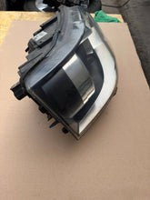 Laden Sie das Bild in den Galerie-Viewer, Frontscheinwerfer VW Transporter Caravelle 7E1941016C Rechts Headlight SCH7243823967zx