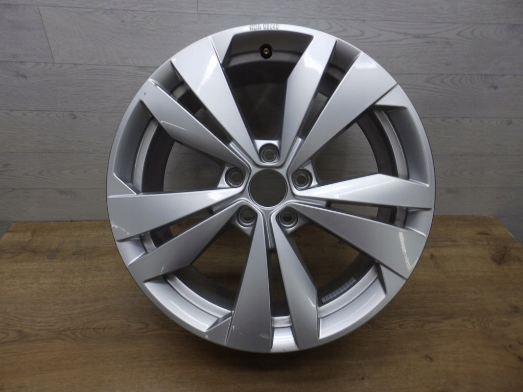 1x Alufelge 18 Zoll 7.5" 5x112 50ET Glanz Silber 10A071498 Vw Rim Wheel