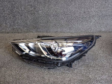 Laden Sie das Bild in den Galerie-Viewer, Frontscheinwerfer Hyundai I30 III 92101-G4510 Links Scheinwerfer Headlight