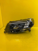 Laden Sie das Bild in den Galerie-Viewer, Frontscheinwerfer Opel Zafira Vivaro C 9847201080 LED Links Headlight SCH7981560697fx