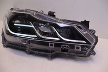 Laden Sie das Bild in den Galerie-Viewer, Frontscheinwerfer Toyota Corolla 81110-02T30 Rechts Scheinwerfer Headlight SCH5226334032sc
