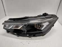 Laden Sie das Bild in den Galerie-Viewer, Frontscheinwerfer Skoda Scala 3J1941005 Links Scheinwerfer Headlight SCH3371398468gz