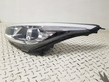 Laden Sie das Bild in den Galerie-Viewer, Frontscheinwerfer Kia Ceed 92101-A2010 92101A2010 Ein Stück (Rechts oder Links)