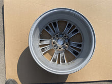 Load image into Gallery viewer, 1x Alufelge 16 Zoll 6.5&quot; 5x114.3 50ET 52910-A6320 Hyundai I30 Rim Wheel