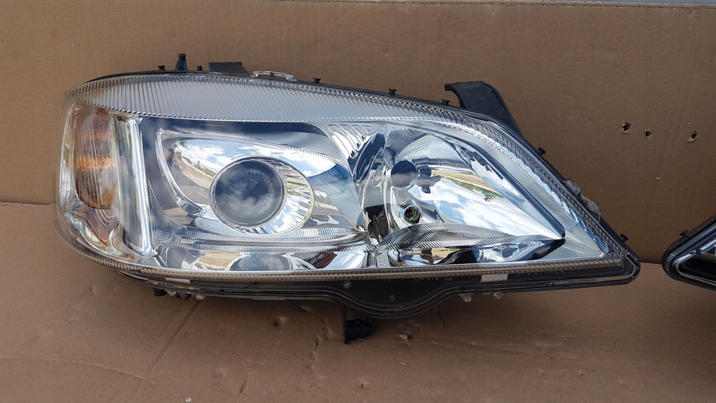 Frontscheinwerfer Opel Astra 93170272 93170273 Xenon Ein Satz Headlight SCH9341113250hn
