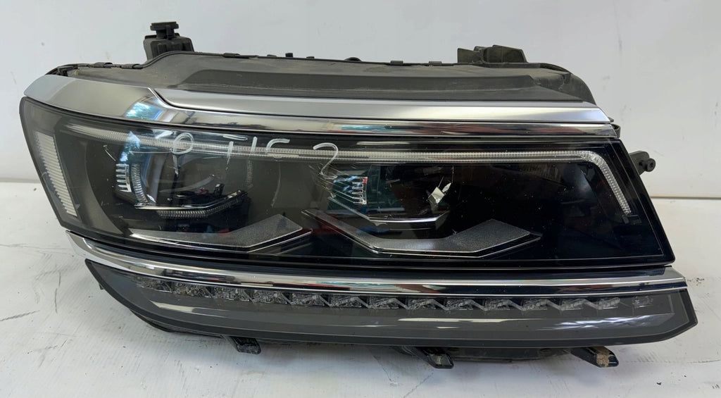 Frontscheinwerfer VW Tiguan 5NB941082A Ein Stück (Rechts oder Links) Headlight