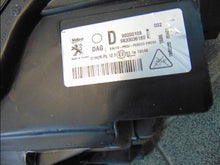 Laden Sie das Bild in den Galerie-Viewer, Frontscheinwerfer Peugeot 208 90200108 LED Rechts Scheinwerfer Headlight