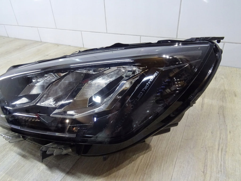 Frontscheinwerfer Peugeot 208 II 9833036380 73313327 Links Headlight