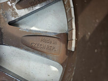 Load image into Gallery viewer, 1x Alufelge 16 Zoll 7.0" 5x100 46ET Glanz Schwarz 6V0601025G Skoda Fabia Iii FEL6841272393vt