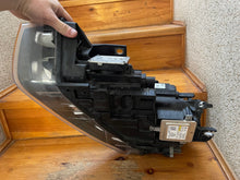 Laden Sie das Bild in den Galerie-Viewer, Frontscheinwerfer Audi Q3 9856326983 Rechts Scheinwerfer Headlight SCH9830611302tk