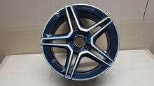 Laden Sie das Bild in den Galerie-Viewer, 1x Alufelge 18 Zoll 7.5&quot; 5x112 44ET 75JX18 Mercedes-Benz W205 Rim Wheel