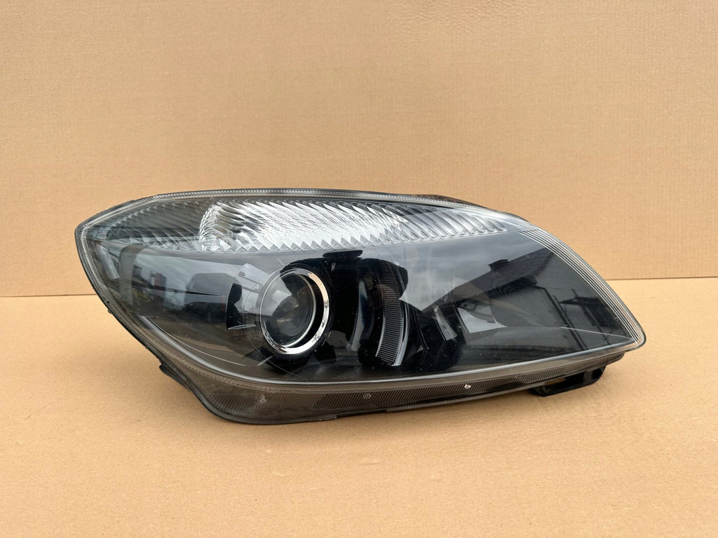 Frontscheinwerfer Skoda Fabia II Rechts Scheinwerfer Headlight SCH7303313420rg