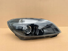 Laden Sie das Bild in den Galerie-Viewer, Frontscheinwerfer Skoda Fabia II Rechts Scheinwerfer Headlight SCH7303313420rg