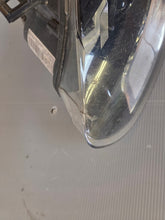 Laden Sie das Bild in den Galerie-Viewer, Frontscheinwerfer Renault Megane III 260609865R Links Scheinwerfer Headlight SCH1996986117id
