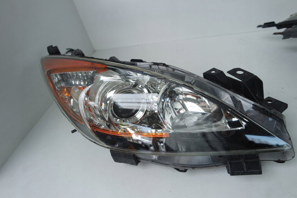 Frontscheinwerfer Mazda 3 BDG7-51030 BDG7-51040 Ein Stück (Rechts oder Links)