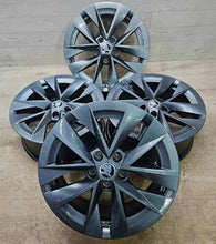Laden Sie das Bild in den Galerie-Viewer, 4x Alufelge 17 Zoll 7.0" 5x112 46ET Glanz Silber 5E3601025E Mg Octavia I FEL8888002154uo