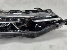 Laden Sie das Bild in den Galerie-Viewer, Frontscheinwerfer Toyota Corolla Rechts Scheinwerfer Headlight SCH3111412704wt