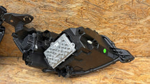 Laden Sie das Bild in den Galerie-Viewer, Frontscheinwerfer Peugeot 2008 208 II 9823194180 9641641980 Ein Satz Headlight SCH6766550009oa