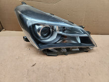 Load image into Gallery viewer, Frontscheinwerfer Toyota Yaris LED Rechts Scheinwerfer Headlight