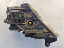 Laden Sie das Bild in den Galerie-Viewer, Frontscheinwerfer Skoda Superb III 3V1941016A Xenon Rechts Headlight