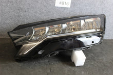 Laden Sie das Bild in den Galerie-Viewer, Frontscheinwerfer Skoda Octavia IV Links Scheinwerfer Headlight SCH3795209105jg