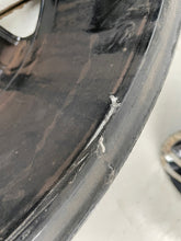 Laden Sie das Bild in den Galerie-Viewer, 1x Alufelge 18 Zoll 7.0&quot; 5x112 43ET Glanz Schwarz 5FJ601025C Seat Tarraco