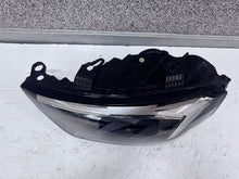Laden Sie das Bild in den Galerie-Viewer, Frontscheinwerfer Audi A1 82A941033D Links Scheinwerfer Headlight SCH1037683102om