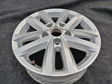 Load image into Gallery viewer, 1x Alufelge 16 Zoll 6.5&quot; 5x120 62ET Glanz Silber 2H0601025AC VW Amarok Rim Wheel