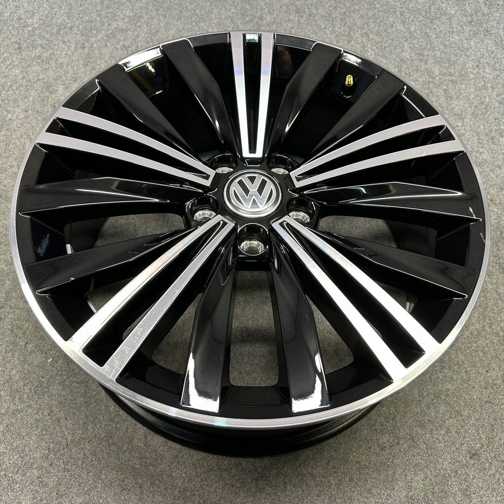 1x Alufelge 18 Zoll 7.0" 5x112 43ET Glanz Schwarz 5NA601025 VW Tiguan Rim Wheel FEL6045093868ql