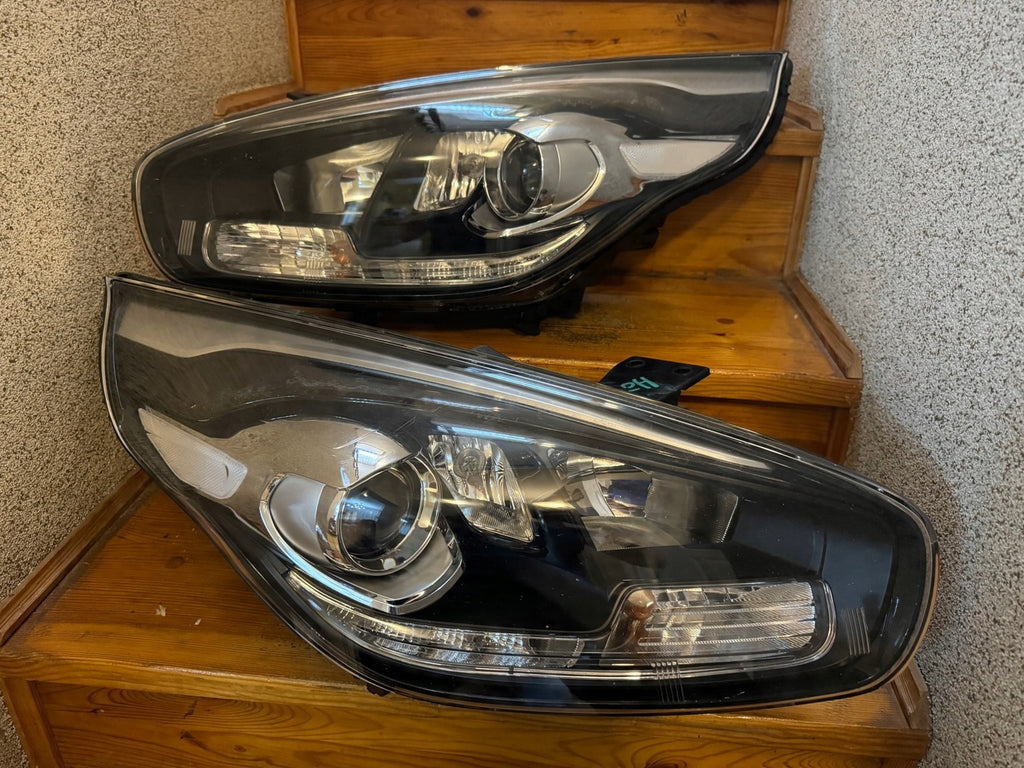 Frontscheinwerfer Kia Carens Ein Stück (Rechts oder Links) Headlight