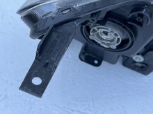 Laden Sie das Bild in den Galerie-Viewer, Frontscheinwerfer Honda Odyssey Ein Stück (Rechts oder Links) Headlight