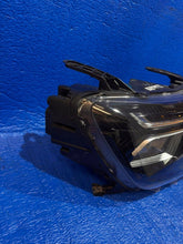 Load image into Gallery viewer, Frontscheinwerfer Dacia Duster 260101613R Rechts Scheinwerfer Headlight SCH2912146503ox