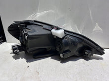 Laden Sie das Bild in den Galerie-Viewer, Frontscheinwerfer Toyota Avensis Verso Links Scheinwerfer Headlight SCH9472682713yp