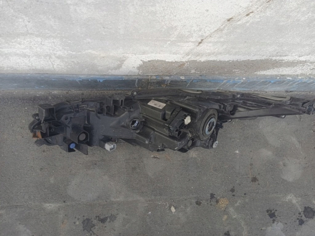 Frontscheinwerfer Toyota Corolla 81110-02T31-00 Rechts Scheinwerfer Headlight SCH9717270484rw