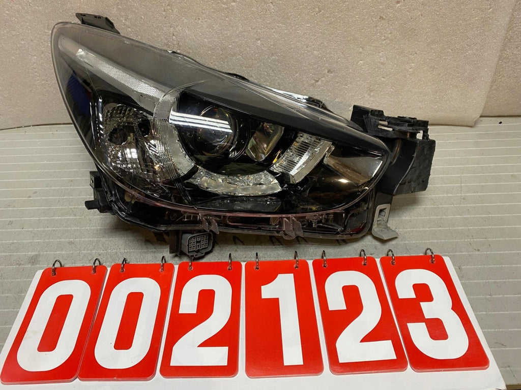 Frontscheinwerfer Mazda II D09K-51030 LED Rechts Scheinwerfer Headlight SCH3262813264un