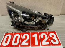 Laden Sie das Bild in den Galerie-Viewer, Frontscheinwerfer Mazda II D09K-51030 LED Rechts Scheinwerfer Headlight SCH3262813264un