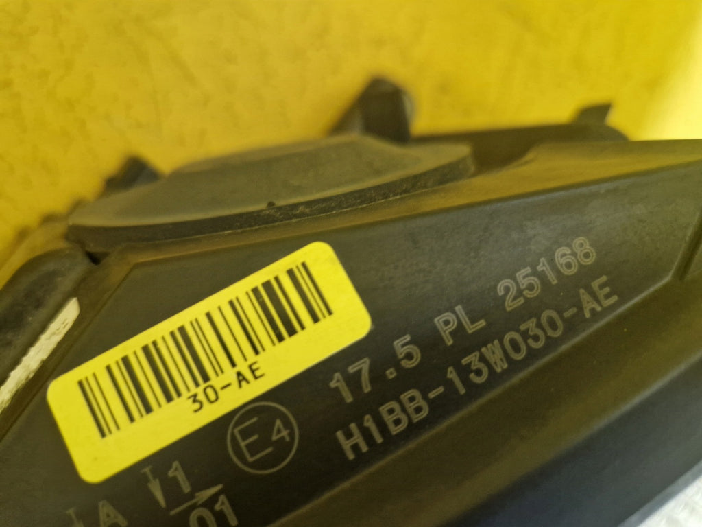 Frontscheinwerfer Ford Fiesta I H1BB-13W029-AE H1BB-13W030-AE Ein Satz Headlight SCH3063899064hj