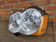 Laden Sie das Bild in den Galerie-Viewer, Frontscheinwerfer Jeep Grand Cherokee Wk Xenon Links Scheinwerfer Headlight SCH1105447940lp