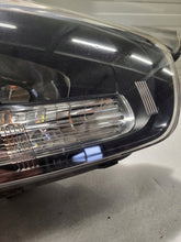 Load image into Gallery viewer, Frontscheinwerfer Kia Carens IV Ein Satz Scheinwerfer Headlight SCH6452047619dg