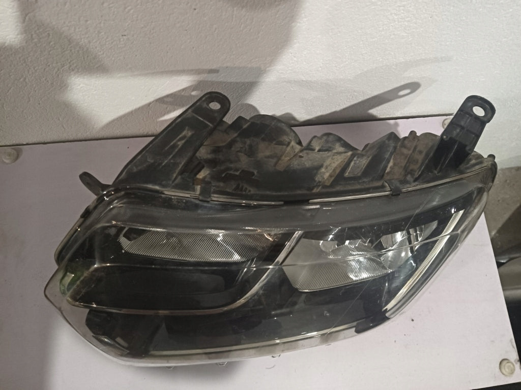 Frontscheinwerfer Dacia Duster 260609367R Links Scheinwerfer Headlight