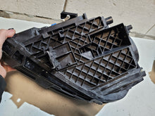 Laden Sie das Bild in den Galerie-Viewer, Frontscheinwerfer Mercedes-Benz W247 A2479061903 LED Rechts oder Links SCH4989650091fh