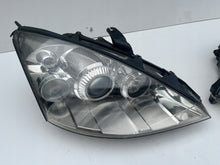 Load image into Gallery viewer, Frontscheinwerfer Ford Focus 2M5113W029 2M5113W030 Xenon Ein Satz Headlight SCH6318832106wh