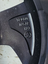 Laden Sie das Bild in den Galerie-Viewer, 1x Alufelge 16 Zoll 6.5&quot; 5x112 46ET Glanz Silber 5E0601025 Skoda Octavia Iii