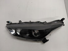 Laden Sie das Bild in den Galerie-Viewer, Frontscheinwerfer Toyota Yaris EUK0-6 Links Scheinwerfer Headlight SCH3573158784ly