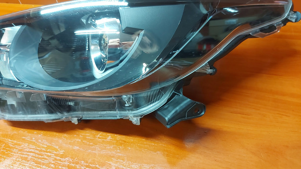 Frontscheinwerfer Toyota Yaris LED Ein Stück (Rechts oder Links) Headlight