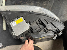 Laden Sie das Bild in den Galerie-Viewer, Frontscheinwerfer Volvo S80 II 8635075 Xenon Links Scheinwerfer Headlight SCH7284803709qj
